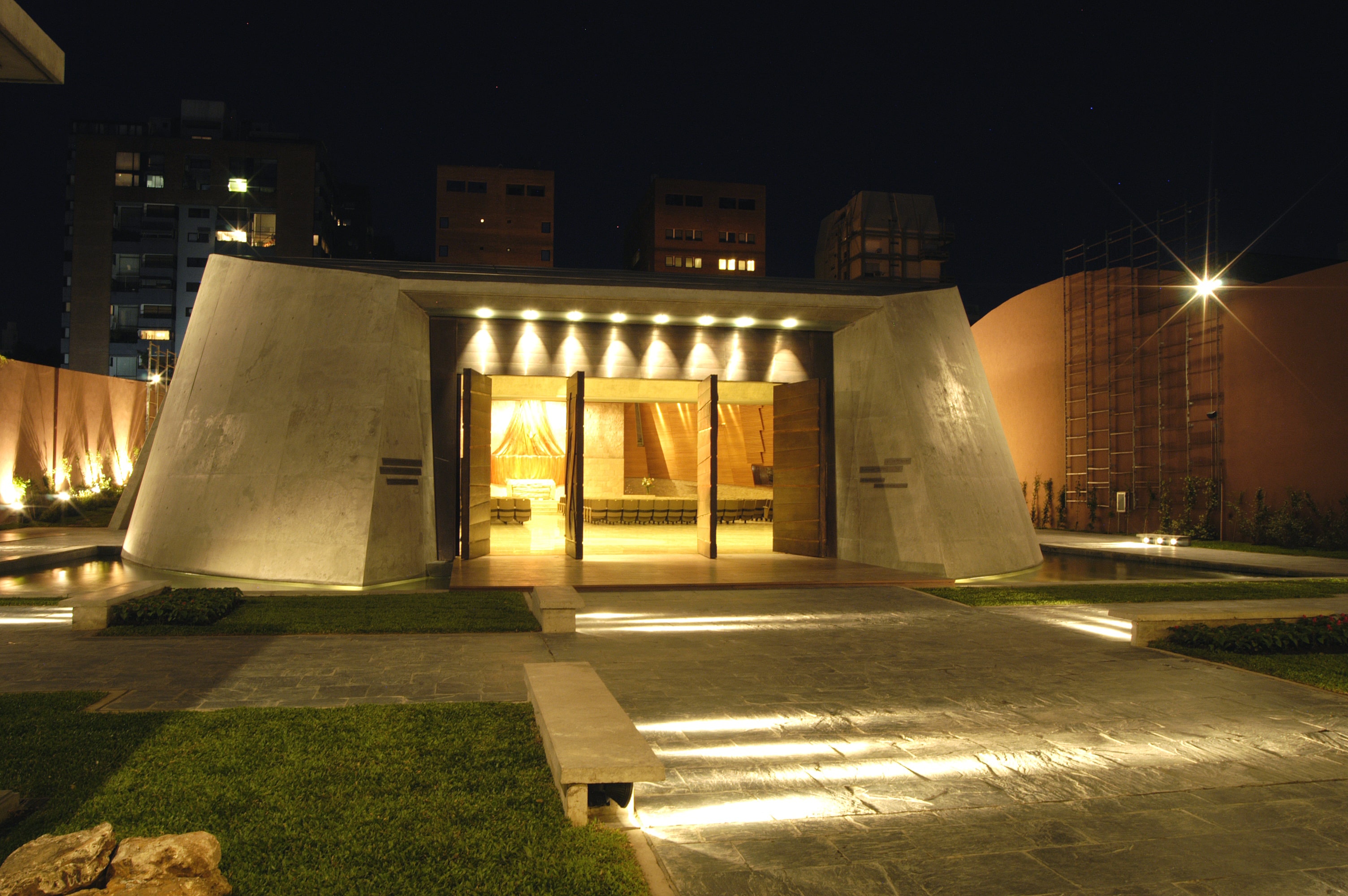 SEDE SOCIAL Y TEMPLO PARA  LA COMUNIDAD AMIJAI