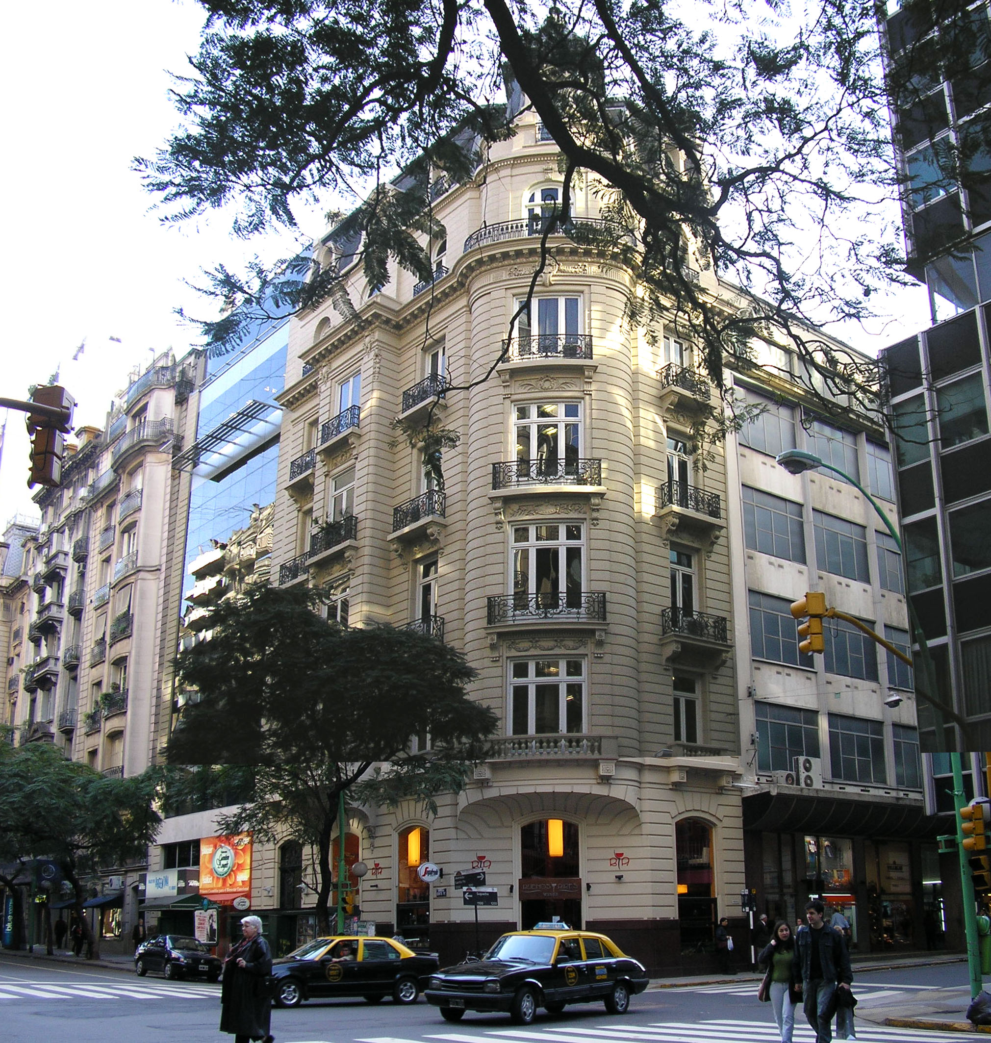 EDIFICIO DE OFICINAS SANTA FE Y SUIPACHA