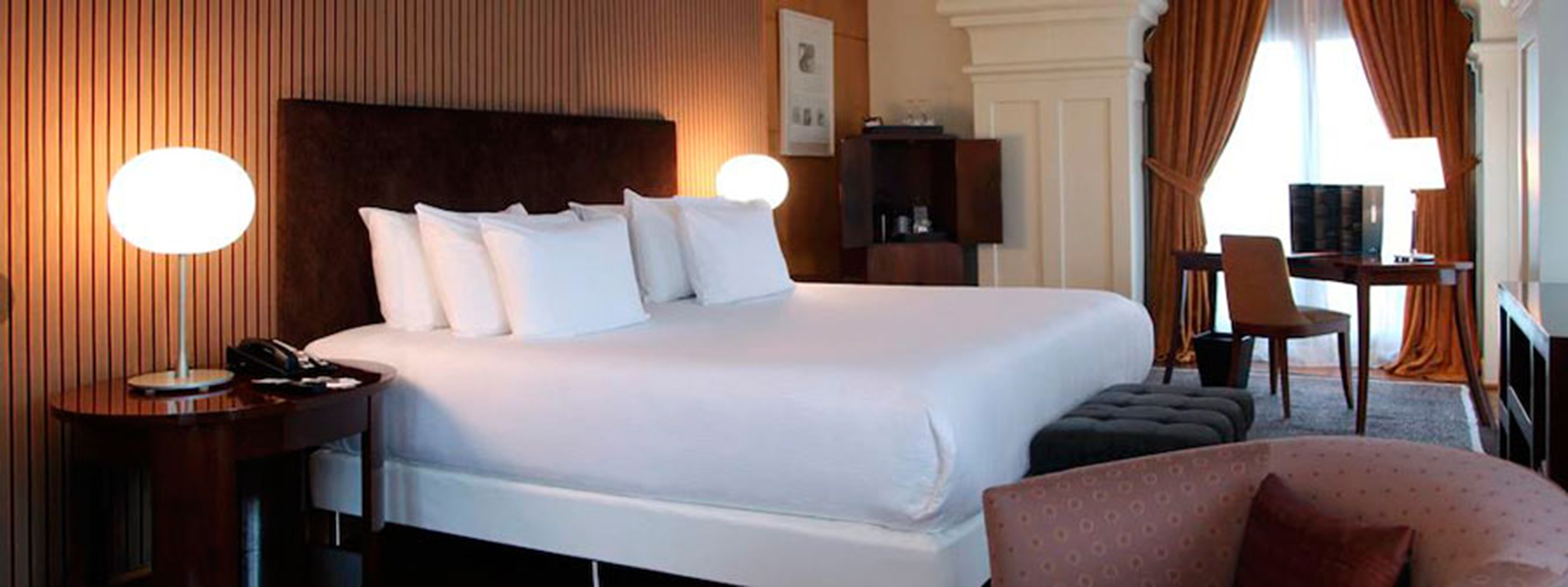 HOTEL NH JOUSTEN