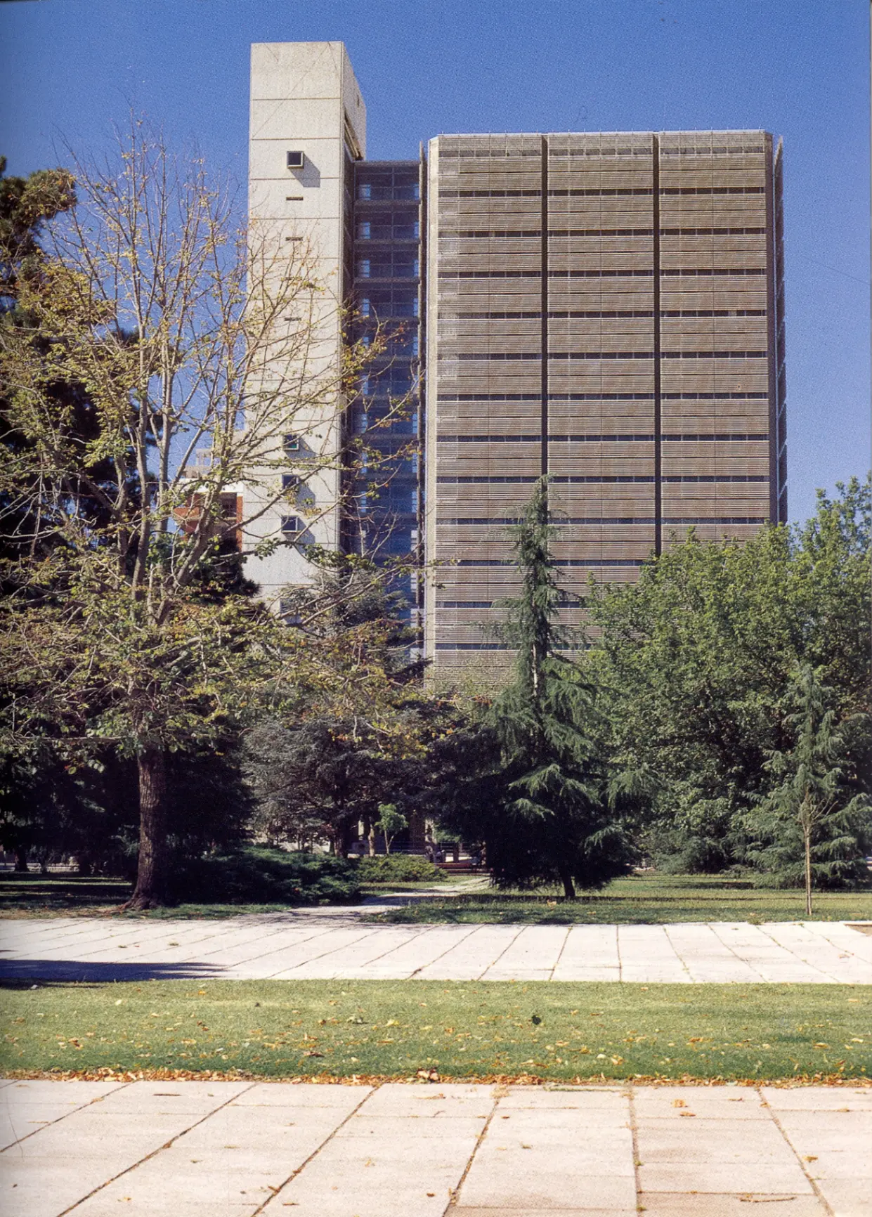 CENTRO ADMINSITRATIVO GUBERNAMENTAL DE LA PLATA