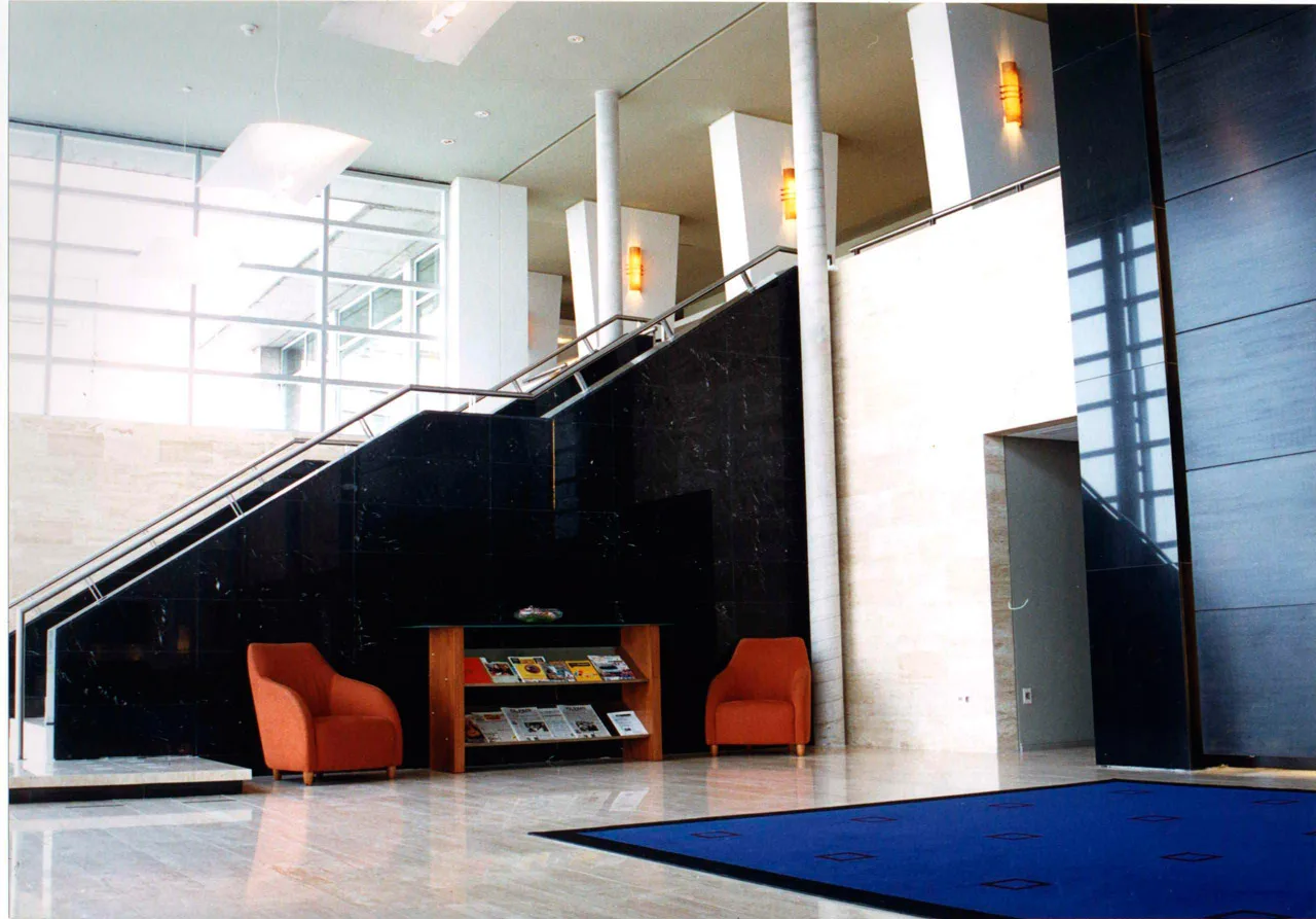 HOTEL NH COLUMBIA